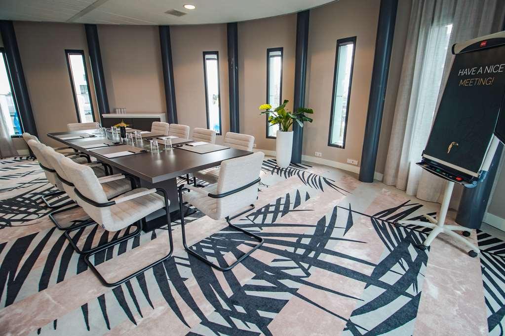 Der Valk A1 Hotel 4*
